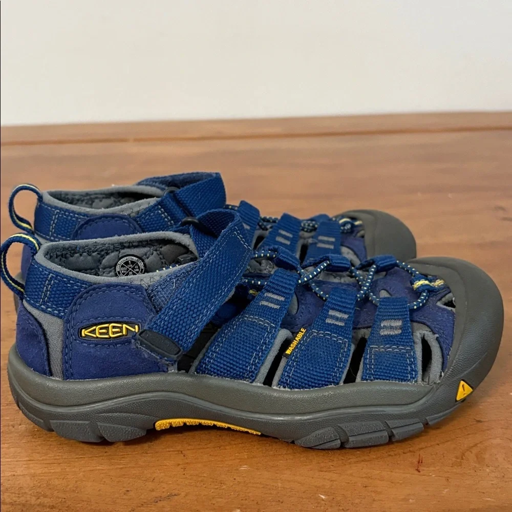 Keen Kids Navy and Gray Sandals Size 1